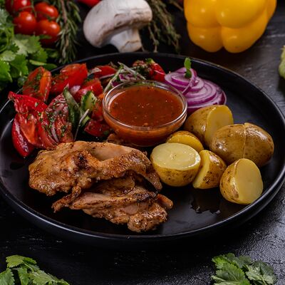 Комбо с куриным бедромв Красножар по цене 915 ₽