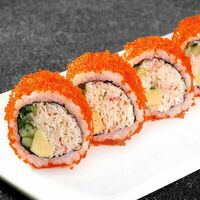 Ролл Калифорния с камчатским крабом в Takamura Sushi