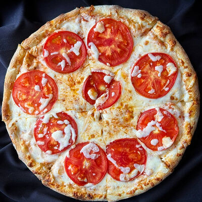 Пицца Маргарита в Урбан Гриль по цене 586 ₽