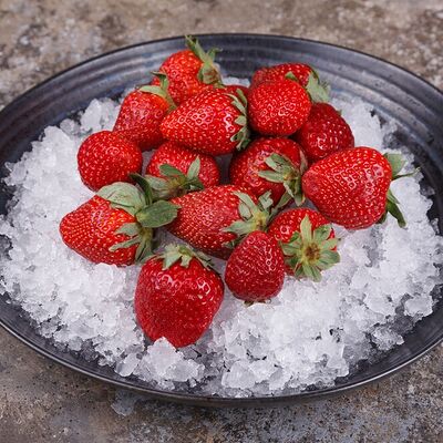 Клубника в Баклажан в ТЦ 