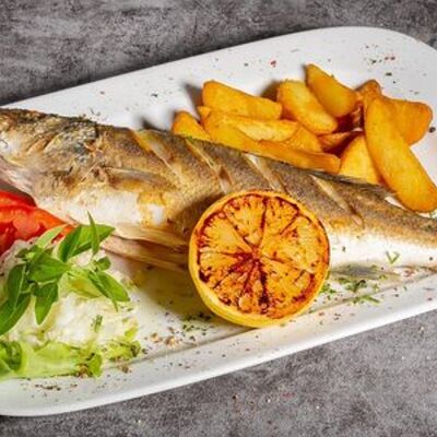 Сибас с картофелем на углях в Паприка по цене 1070 ₽