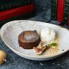 Шоколадный фондан с мороженым в McKey Pub & Restauraunt по цене 540