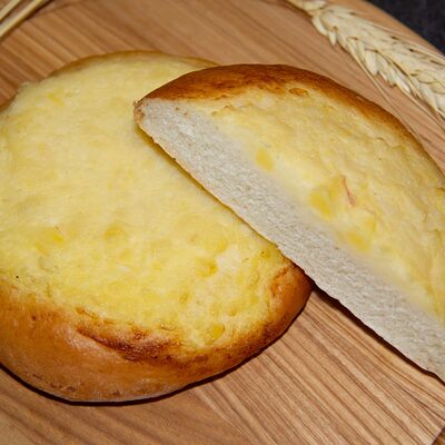 Шаньга с картошкой в Хлеборезов по цене 62 ₽