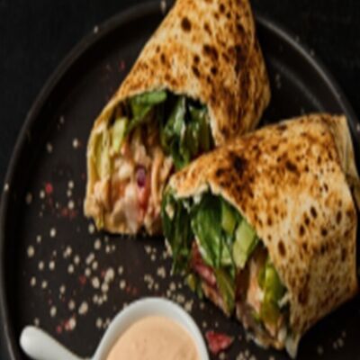 Фреш буррито с кальмаром и креветками в Borrachitos по цене 1010 ₽