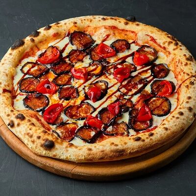 Пицца с запеченным баклажаном в Mesto Burger по цене 559