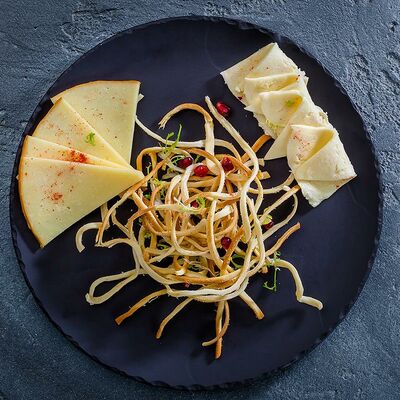 Домашние сыры в Чайхона №1 Братьев Васильчуков по цене 295 ₽