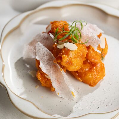 Креветки в глазури Том Ям в МОМО по цене 1350 ₽