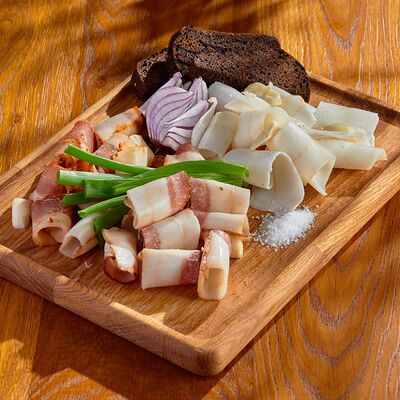 Ассорти из трех видов сала в Munhell по цене 900 ₽