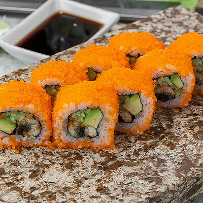 Ролл Калифорния с угрём в Баклажан в ТЦ 