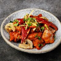 Курица с грибами в индийском соусе в Sushi & More