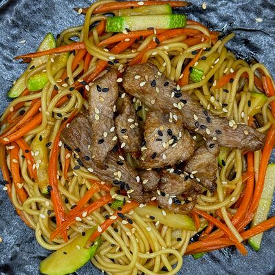 Яичная лапша со свининой в Китайский буфет по цене 490 ₽