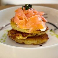 Драники с сёмгой и сырным муссом в Kraffin Bakery
