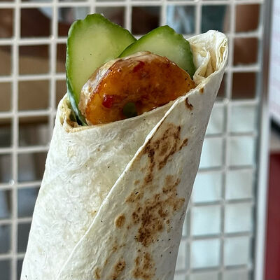 Ролл с креветками и соусом чили в oh my toast по цене 590 ₽