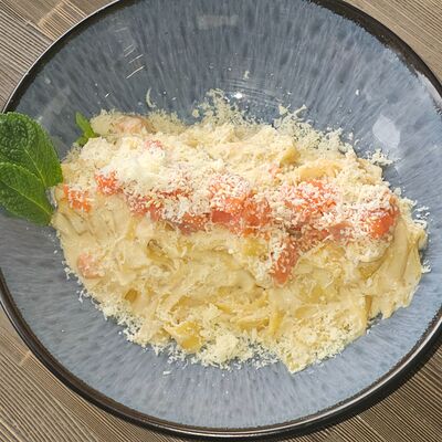 Фетучини с семгой в I Want Coffee & Food по цене 950 ₽