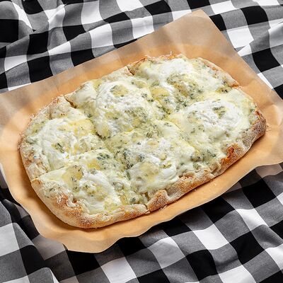 Пицца Четыре сыра в Sia bar по цене 950 ₽