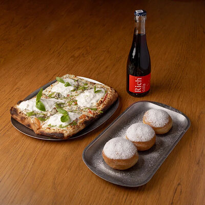 Комбо Пицца со страчателлой в 321 Club by Novikov по цене 890 ₽