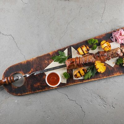 Шашлык из cвинoй шеи в Meat bar по цене 670 ₽