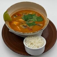 Том-ям с курицей в Кафе Сербской кухни Шеff