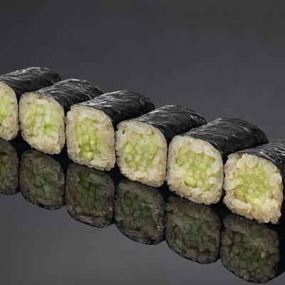 Ролл с огурцом в Bluefin по цене 450 ₽