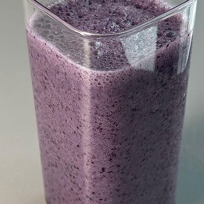 Смузи Черника-банан в Camon Cafe по цене 550 ₽