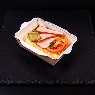 Омлет с куриной грудкой в Кофе блин по цене 269 ₽