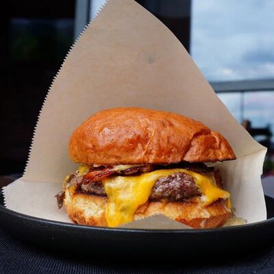 Бургер Жюльен в Nyen по цене 840 ₽