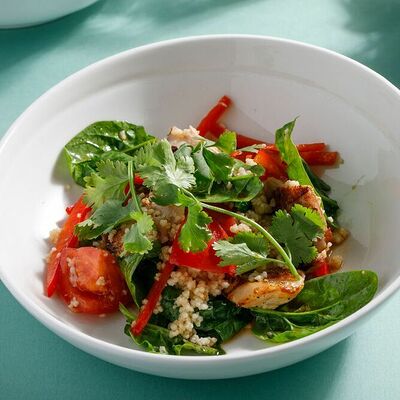 Салат с цыпленком и кускусом ланч в Кукумбер по цене 380