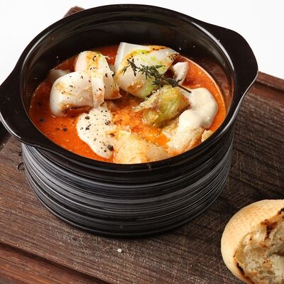 Томатный суп с морепродуктами в Барбарис по цене 480 ₽