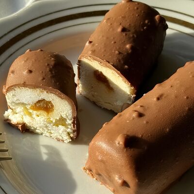 Сырок творожный с карамелью в Лён & Гречка bakery по цене 360 ₽