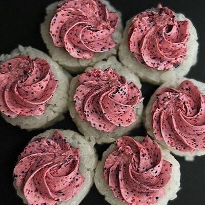 Лава с копчёным угрем и огурцомв Царь суши по цене 564 ₽