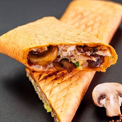 Фахитос-ролл в лаваше в Джудос joudos шаверма 12 по цене 550 ₽