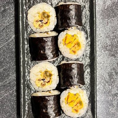 Маки ролл с мидиями в Вкусное место по цене 250 ₽