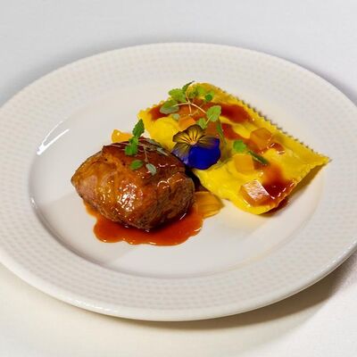 Утиная грудка с калтуном из груши в Гоголь по цене 850 ₽