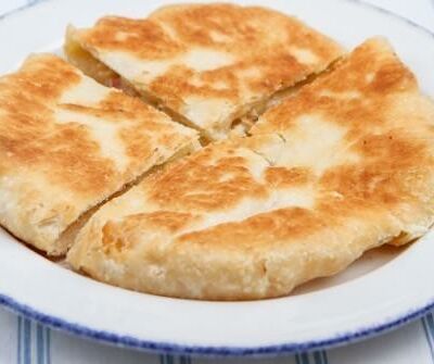 Плацинда с картошкой, копчёным сыром и грудинкой в Одесса-мама по цене 370