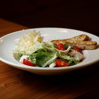 Цезарь с курицей в Сицилия бедда по цене 950 ₽