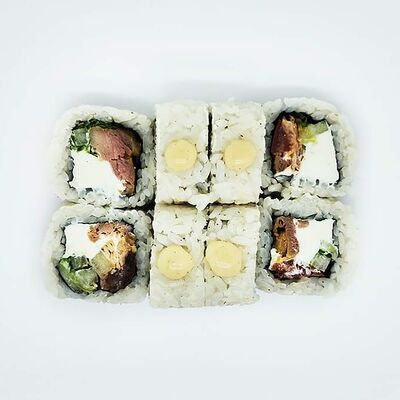 Ролл Нежный с курицей в Пекаридзе по цене 600 ₽