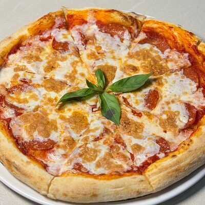 Пицца Пеперони в Hello olivia по цене 790 ₽