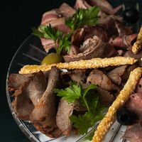 Мясные деликатесы в Опера