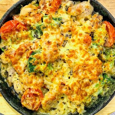 Куриное филе с брокколи в Daddys pub по цене 775 ₽