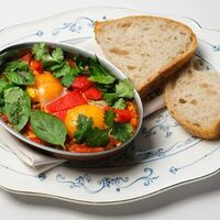 Шакшука с печеным перцем в Taste