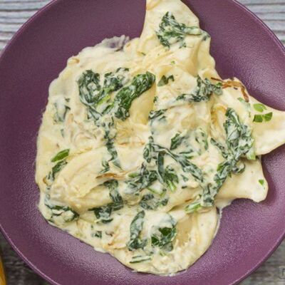 Вареники с картофелем и луком в сливочном соусе со шпинатом в Кофейня №1 по цене 295 ₽