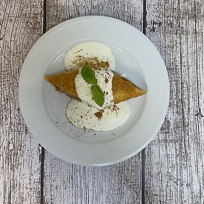 Штрудель грушевый в Луна Рыба по цене 325 ₽