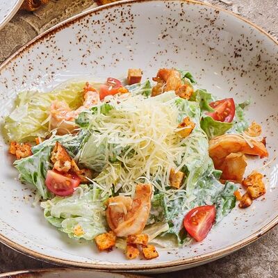 Цезарь с курицей в Кишмиш Oйla по цене 525 ₽