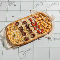 Фирменная Epic pizza полметра в Epic Pizza