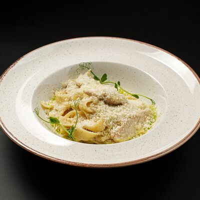 Паста с курицей и грибами в Pinta Haus по цене 630 ₽