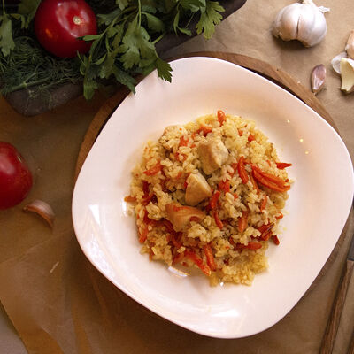 Плов куриный в Вкусно есть по цене 280 ₽