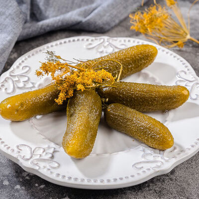 Огурцы бочковые соленые в Сахара по цене 350 ₽