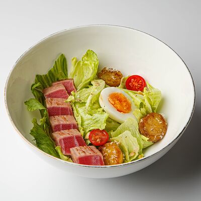 Салат с тунцомв Avo kitchen & bar по цене 900 ₽