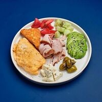 Завтрак у Босфора с пастрами индейка в Merchants Coffee