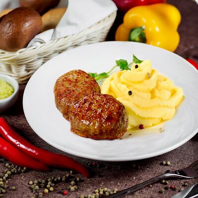 Пюре с куриной котлетой в Бакинский Chef по цене 420 ₽